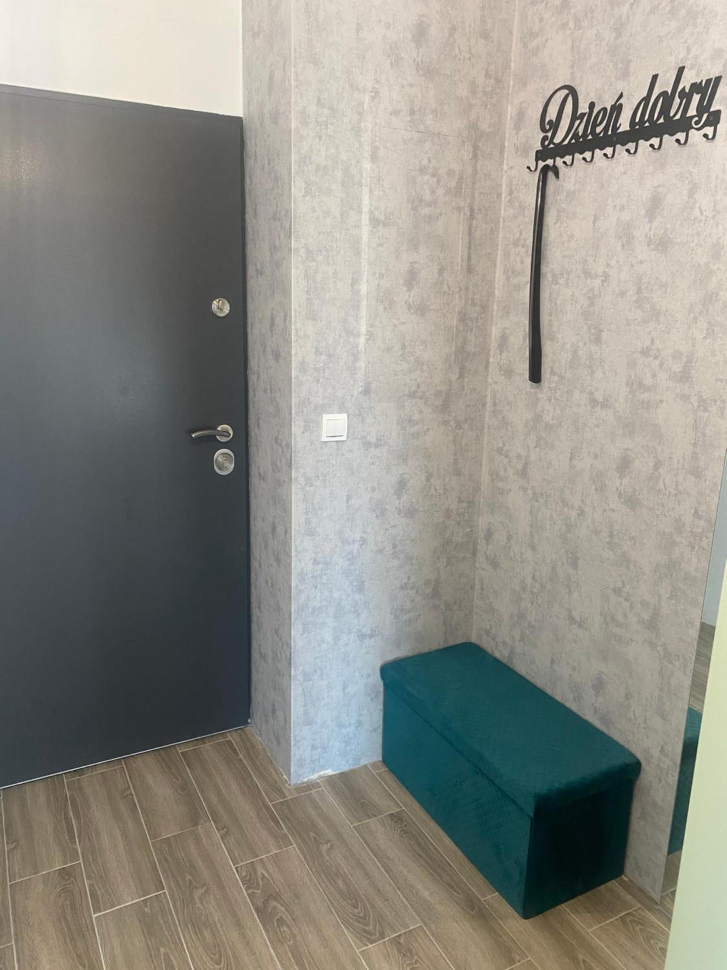 1 Tyskie Apartamenty Z Ogrodkiem Tychy Eksteriør billede