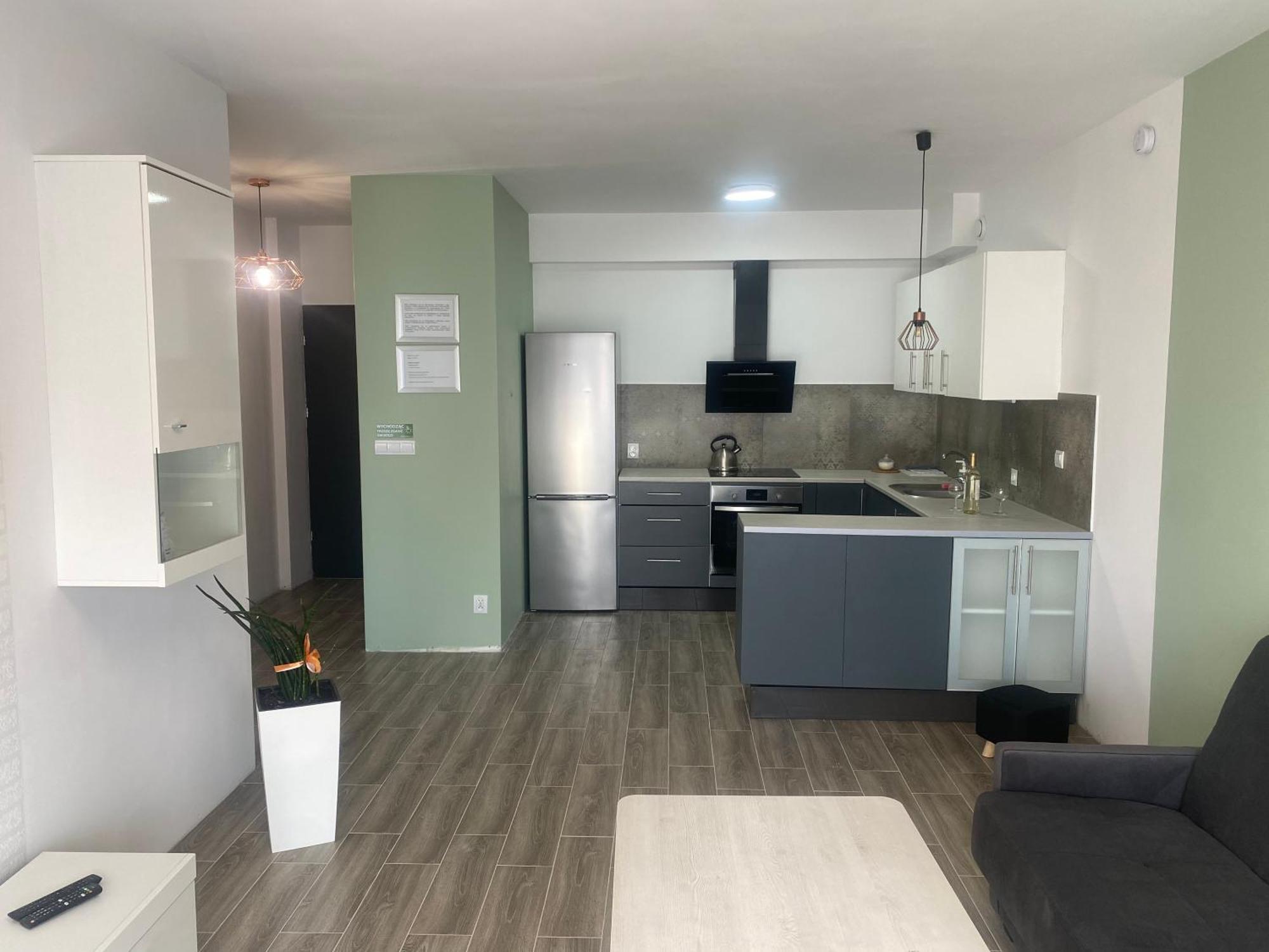 1 Tyskie Apartamenty Z Ogrodkiem Tychy Eksteriør billede